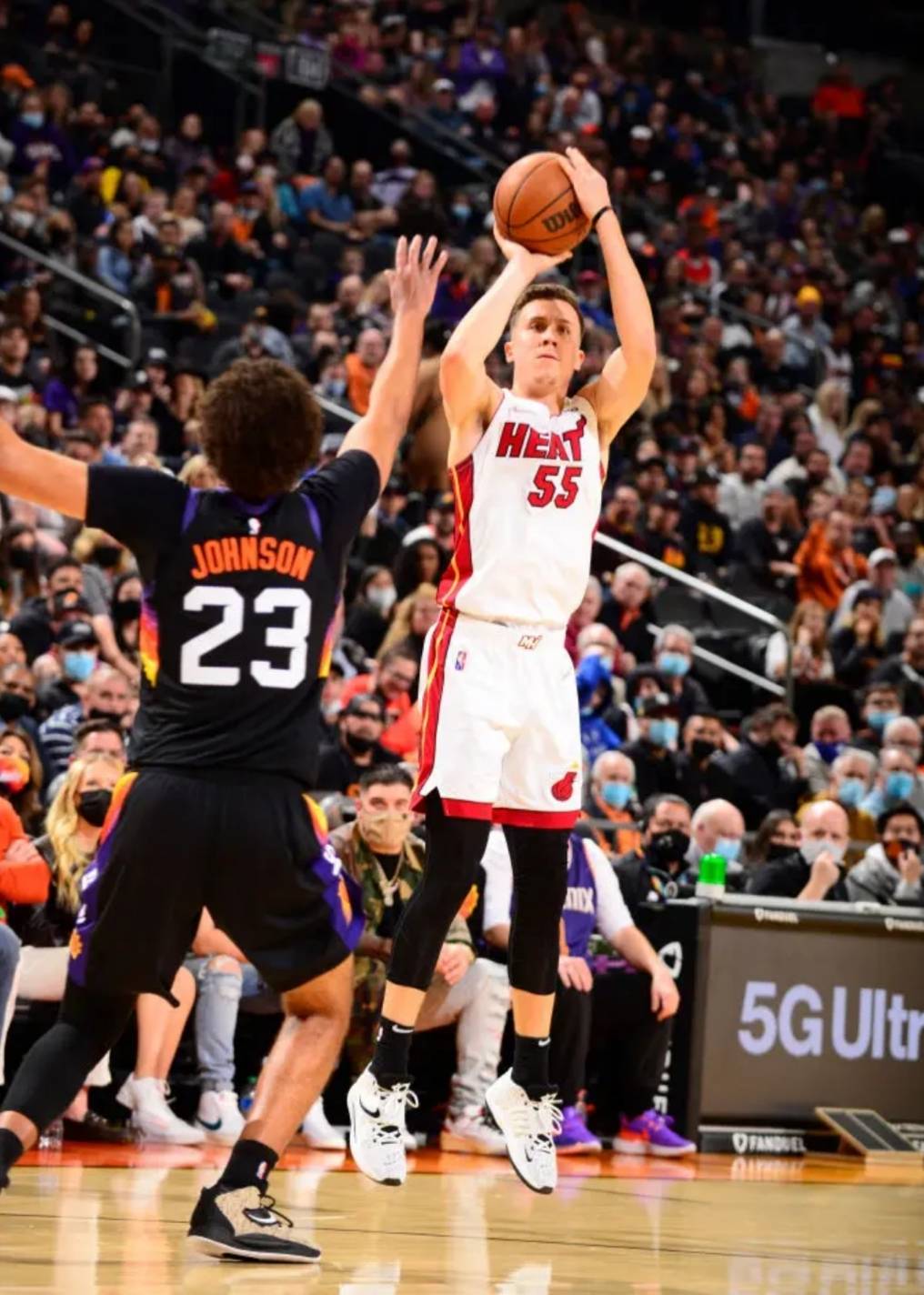 热火客场霸气取胜,一路领先高居榜首 热火客场霸气取胜,一路领先高居榜首