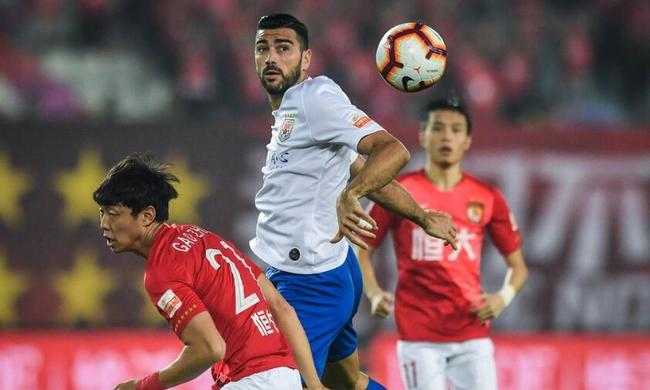 河南建业主场不敌山东鲁能，遭遇两连败