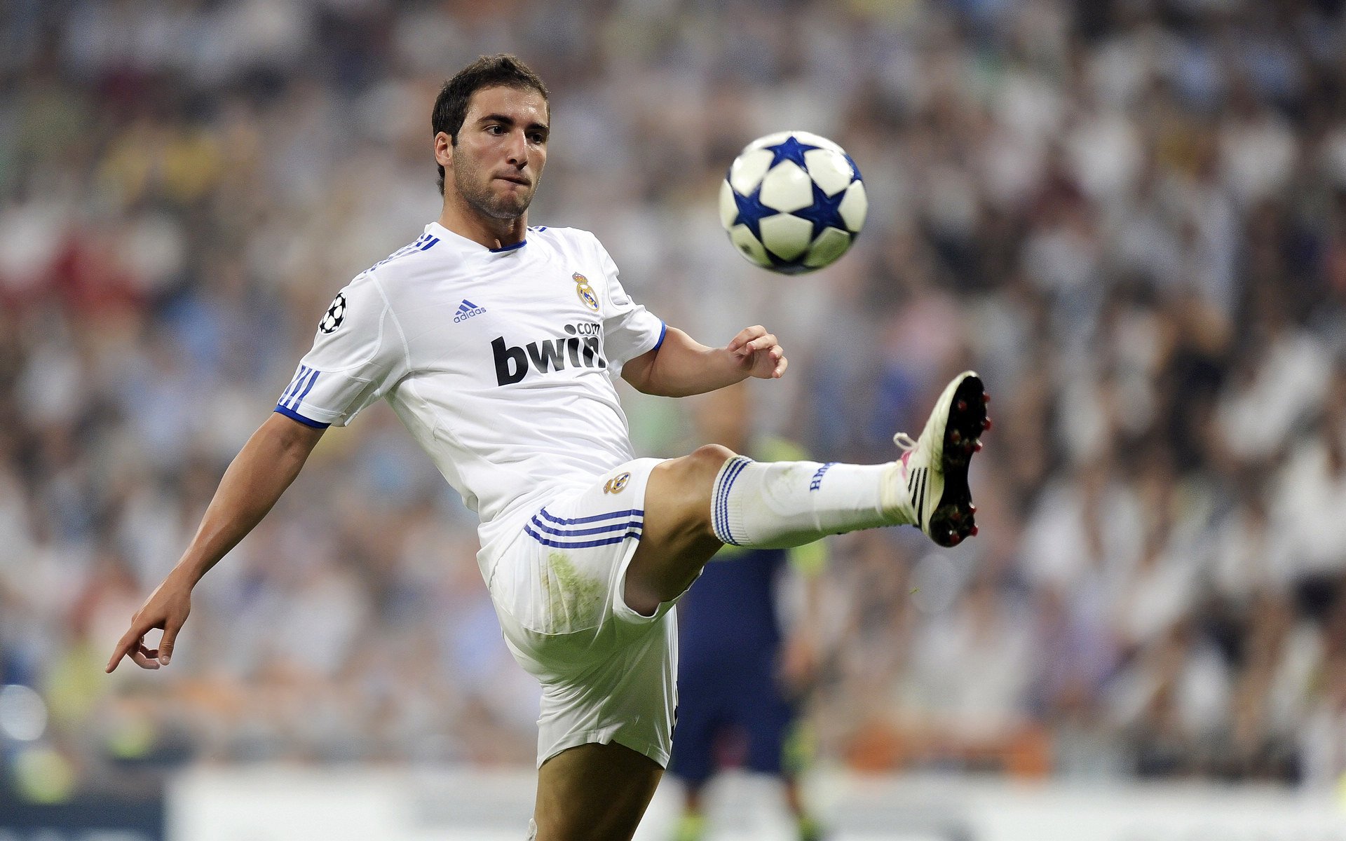 IM Sport-里昂铁骑横扫乌拉圭，阿拉巴关键先生铸就历史之夜