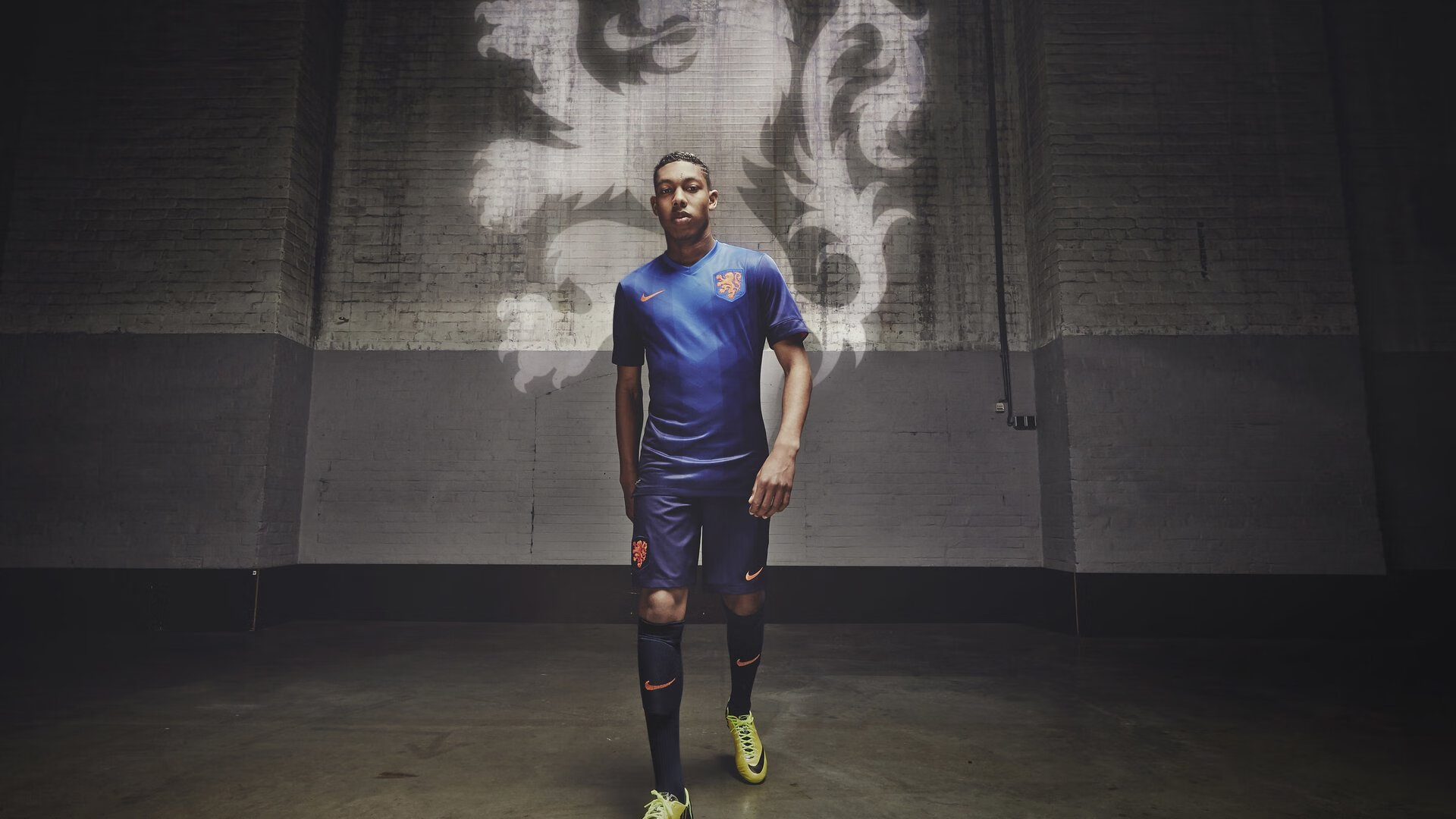 IM体育官方网-欧冠半决赛焦点战，雷霆式攻防如何收割湖人王朝余晖