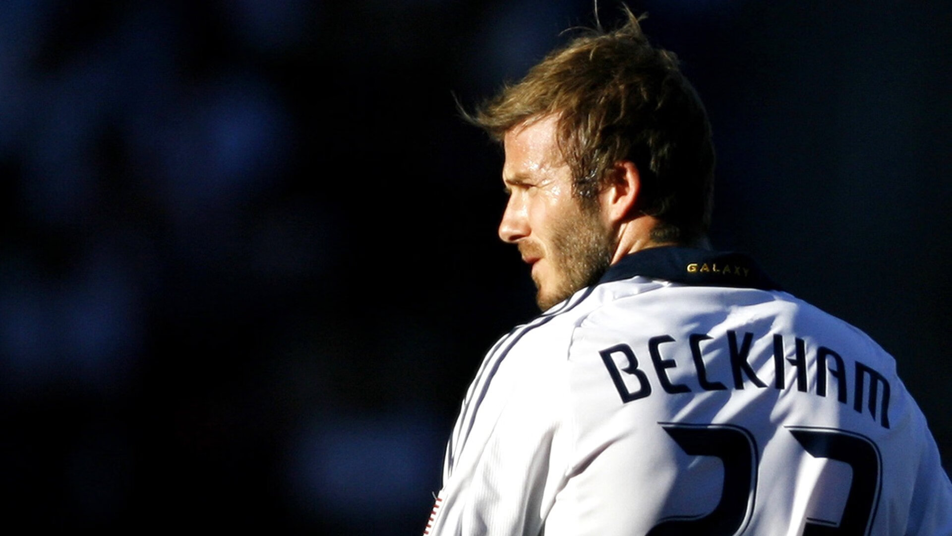 IM体育官网-赛道传奇，阿斯顿马丁横扫迈凯伦，汉密尔顿惊艳四座